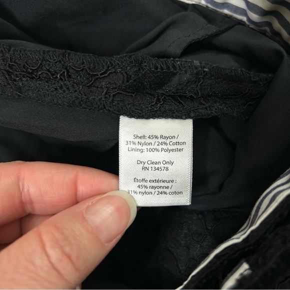 Vineyard Vines Black Lace Taper Leg Dress Pants Size 6 Mid Rise - Picture 4 of 11